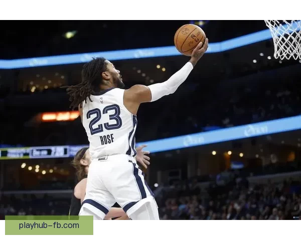 富尔茨迎来猛龙生涯首秀 接巴恩斯精准助攻轻松命中首球